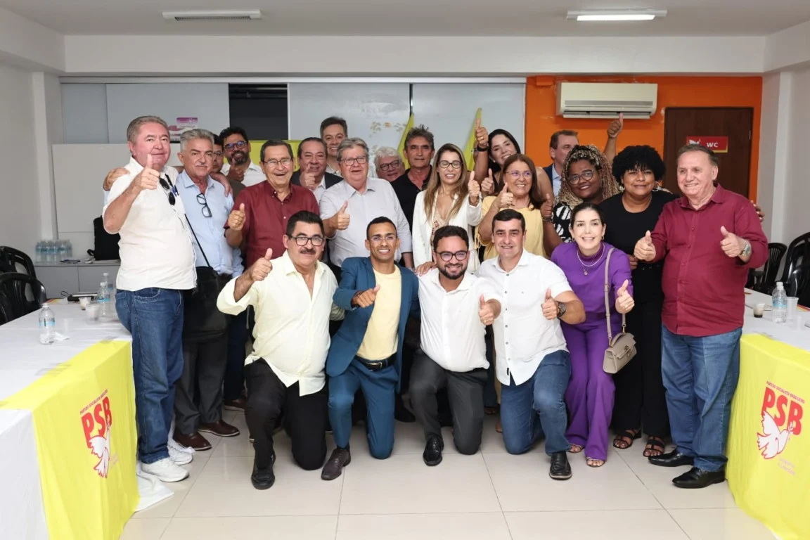 Foto Reprodu��o - Montagem: Sistema 1001 Not�cias de Comunica��o