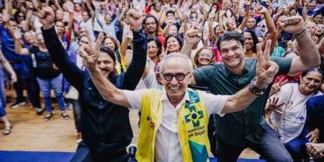 Foto Reprodu��o - Montagem: Sistema 1001 Not�cias de Comunica��o 