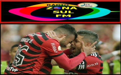 Fabrcio Bruno (esq) e Diego comemoram gol do Flamengo sobre o Athletico-PR Alexandre Duro/Zimel Press/Gazeta Press