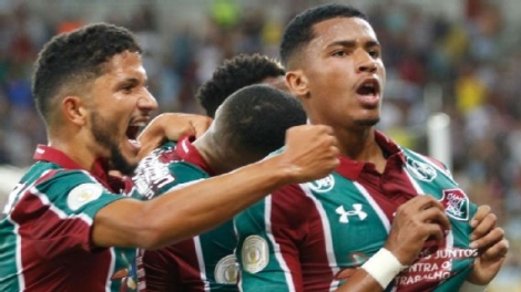 No estdio do Maracan, o Fluminense recebeu o Atltico-MG e empatou por 1 a 1, pela 33 rodada do Campeonato Brasileiro, neste sbado