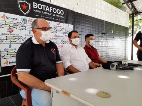 A tarde desta tera-feira (19), foi dia de apresentao no CT da Maravilha. O presidente do Botafogo-PB apresentou oficialmente o tcnico Marcelo Vilar e a comisso tcnica responsvel pelo comando do clube nesta temporada de 2021