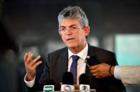 O ex-governador Ricardo Coutinho comentou sobre o risco que o Brasil enfrenta em decorrncia da crise econmica, aps o impeachment da presidente Dilma, em 2016.