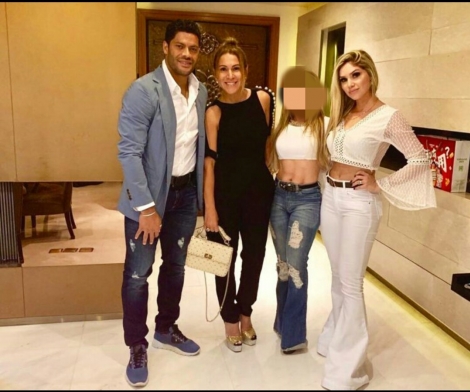 A assessoria do jogador de futebol campinense Hulk confirmou, nesta segunda-feira (23) que o atleta est namorando Camila, sobrinha da sua ex-esposa, Iran ngelo de Souza
