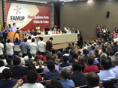 Polticos de 210 municpios paraibanos, entre prefeitos, vice-prefeitos, vereadores, assinaram, nesta sexta-feira (24), um manifesto em defesa da PEC 56/2019
