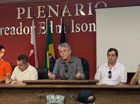Ex-governador Ricardo Coutinho (PSB) durante entrevista coletiva  imprensa, em Cajazeiras