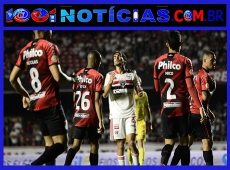 Igor Gomes lamenta chance perdida em So Paulo x Athletico (Foto: Marcos Ribolli)