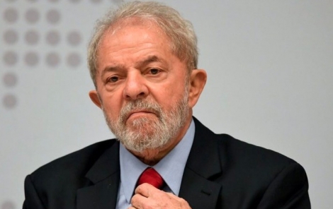 O relator da Lava Jato no TRF-4, desembargador Gebran Neto, elevou a pena do ex-presidente Lula no caso do stio de Atibaia para 17 anos, 1 ms e 10 dias de priso. A pena em primeira instncia, imposta pela juza Gabriela Hardt, era de 12 anos e 11 meses