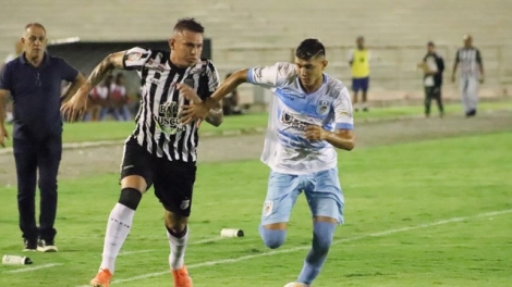 Rafael Oliveira na estreia contra CSP - Foto: Divulgao/Treze
