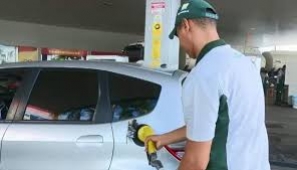 O menor preo da gasolina na Capital est sendo praticado a R$ 4,329, registrando uma leve queda em relao ao ltimo dia 10