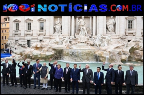 Em Roma, Bolsonaro fica isolado no aparece em foto de lderes do G-20 na famosa Fontana di Trevi(foto: Jeff J Mitchell /Getty Images)